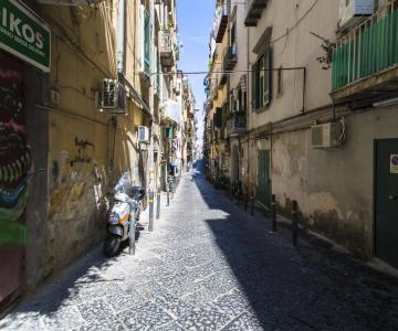 Interview om børnegangstere i Napol
